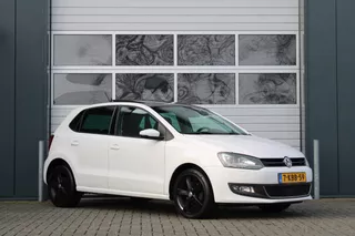 Volkswagen Polo 1.2 TSI Highline DSG 5-Deurs Clima/Cruise/Panodak/Xenon/PDC/LED/Navi/Bluetooth/RadioCD.AUX/16"LM/Trekhaak/APK:2027