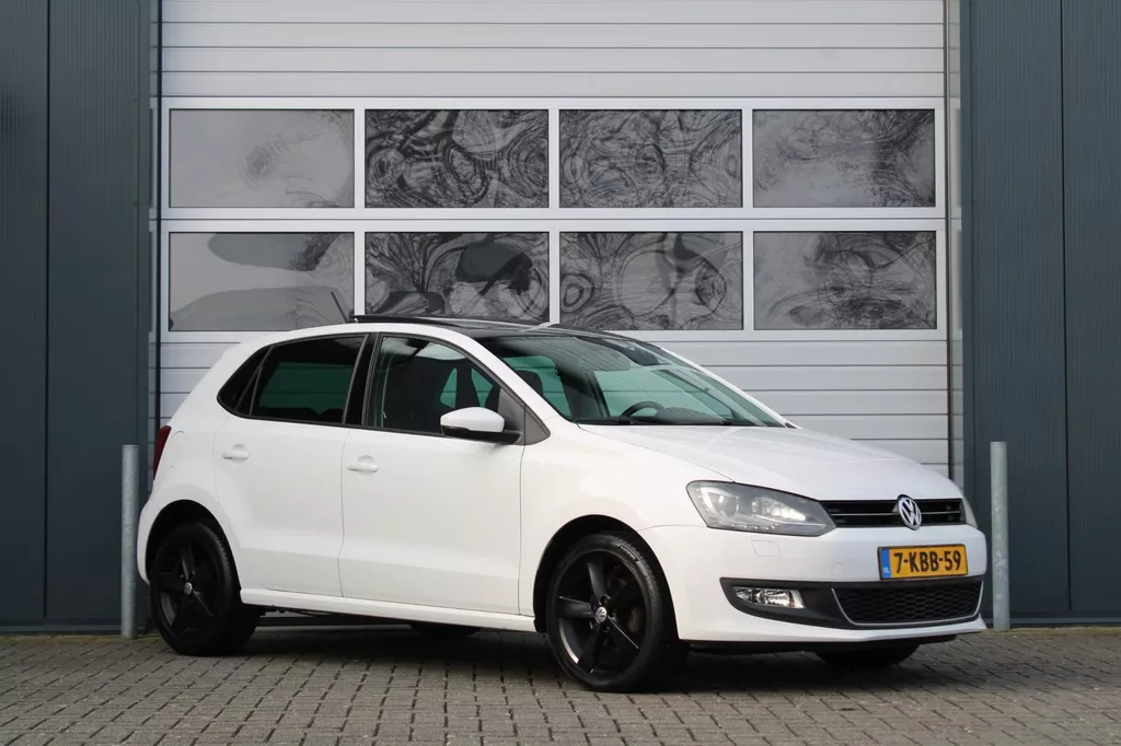 Volkswagen Polo 1.2 TSI Highline DSG 5-Deurs Clima/Cruise/Panodak/Xenon/PDC/LED/Navi/Bluetooth/RadioCD.AUX/16"LM/Trekhaak/APK:2027