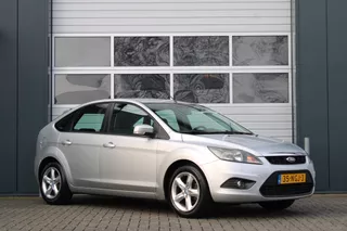Ford Focus 1.6 Comfort 5-Deurs Airco/Cruise/Bluetooth/Elek.Ramen/C.V./RadioCD.AUX/16"LM/Trekhaak/1e.Eigenaar/91.133km/APK:09-2026
