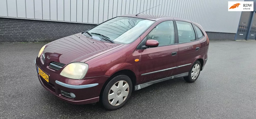 Nissan Almera Tino 1.8 Visia