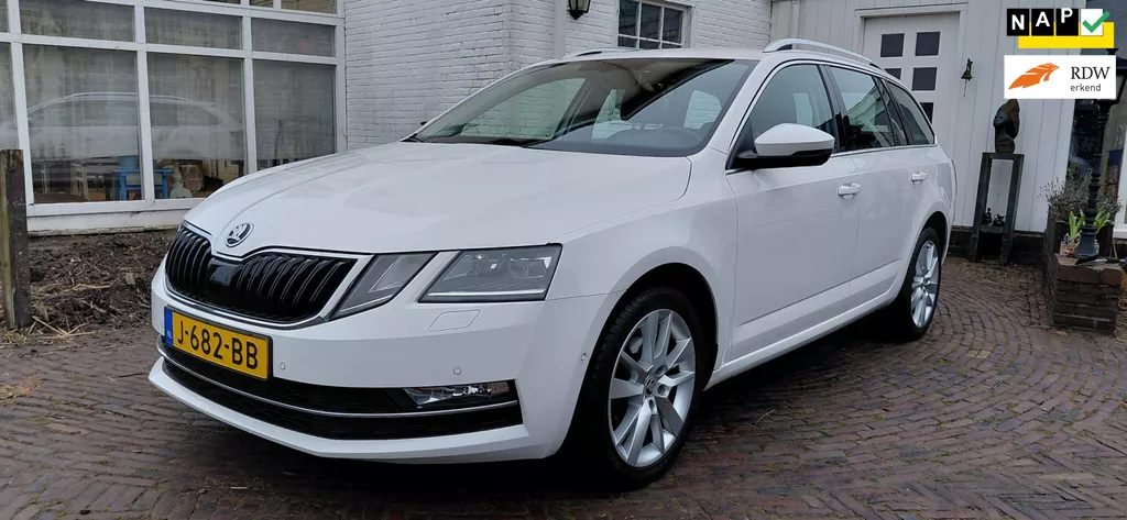 Skoda Octavia Combi 1.5 TSI Greentech Business Edition Plus Automaat in Excellent mooie conditie