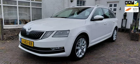 Skoda Octavia Combi 1.5 TSI Greentech Business Edition Plus Automaat in Excellent mooie conditie