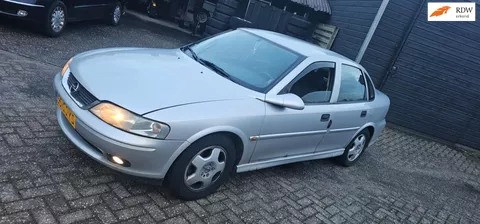 Opel Vectra 1.6-16V Business Edition