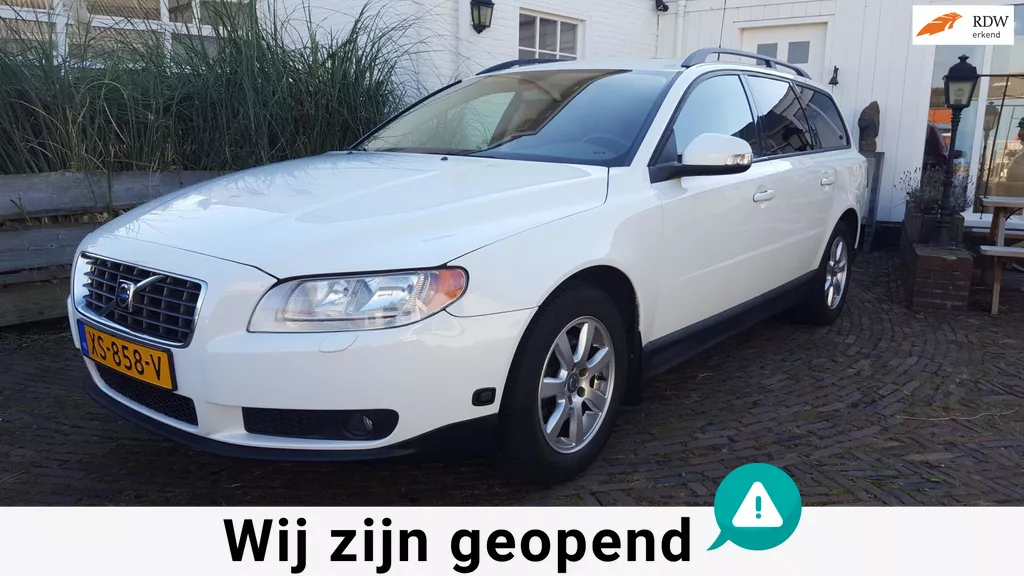 Volvo V70 2.0 Kinetic Automaat, schitterend mooie , frisse auto met maar 236865 km. Recent grote beurt gehad.