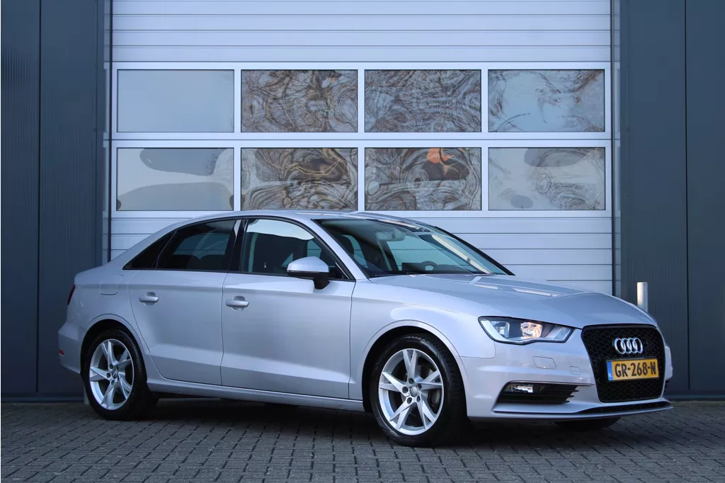 Audi A3 Limousine 1.6 TDI Ambition Pro Line 110pk Clima/Cruise/Navi/Bluetooth/Sportstoelen/RadioCD/17"LM/Trekhaak/APK:18-01-2027