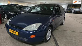 Ford Focus 1.4-16V Trend nieuwe Apk! Koude Airco!!