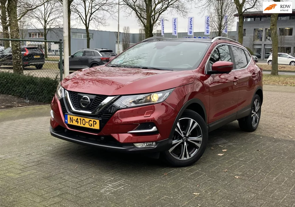 Nissan Qashqai 1.6 N-Connecta Panorama dak ,Camera rondom L.M Navi
