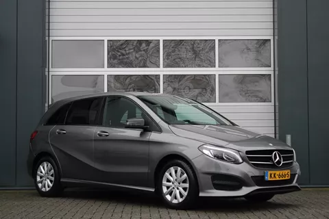 Mercedes-Benz B-klasse 180 Ambition Automaat Clima/Cruise/PDCv+a/Navi/Bluetooth/LED/Sportstoelen/16"LM/Trekhaak/Dealer/APK:02-2027
