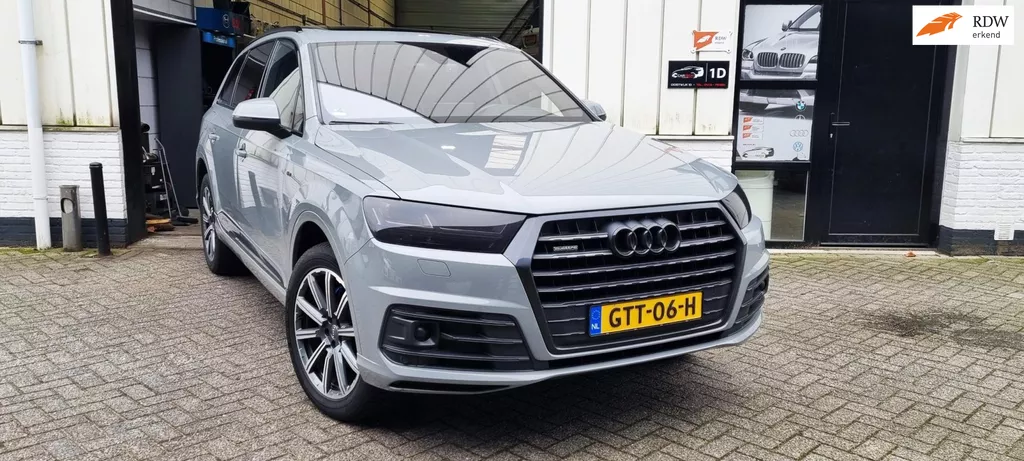 Audi Q7 3.0 TDI quattro S Line/ Panoramadak/ Nardo Grey