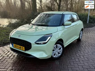 Suzuki SWIFT 1.2 Comfort Smart Hybrid 6 X Suzuki SWIFT 1Eig. 4800km b.j.12-2024 Carplay ,Camera PDC ,Adaptive cruise