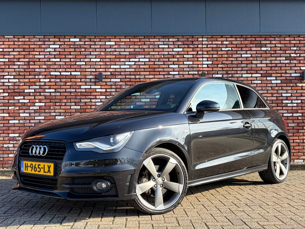Audi A1 1.4 TFSI Ambition S-Line Automaat Schaalstoelen Bose Led Pdc 18 inch Voll.Onderhouden!