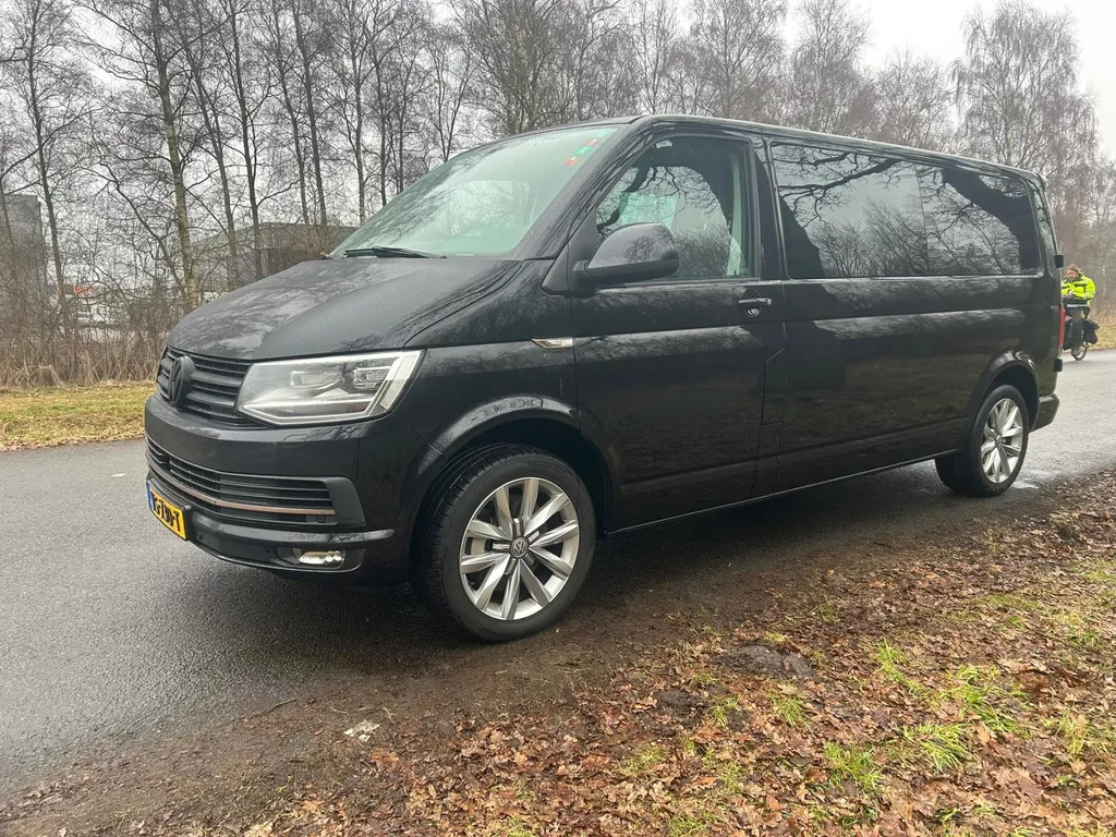 Volkswagen Transporter 2.0 TDI L2H1 DC 4Motion Highline