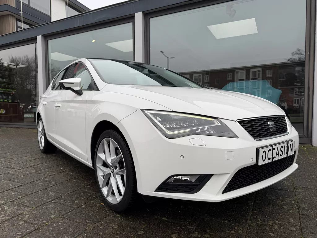 Seat Leon 1.2 TSI Style | Schuif kanteldak | Leder/alcantara | NW. Distributieriem