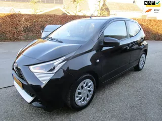Toyota Aygo 1.0 VVT-i x-play airco camera cv 1eig APK 2-2028