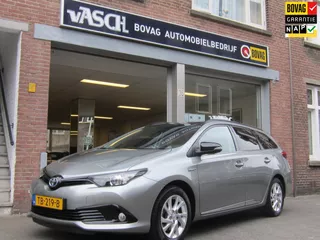 Toyota Auris 1.8 Hybrid Energy Plus Bi-Tone All in prijs All Seasonbanden