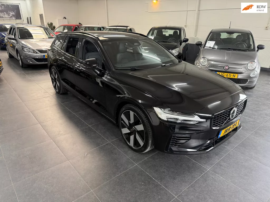 Volvo V60 2.0 T6 Plug-in hybrid AWD Plus Dark