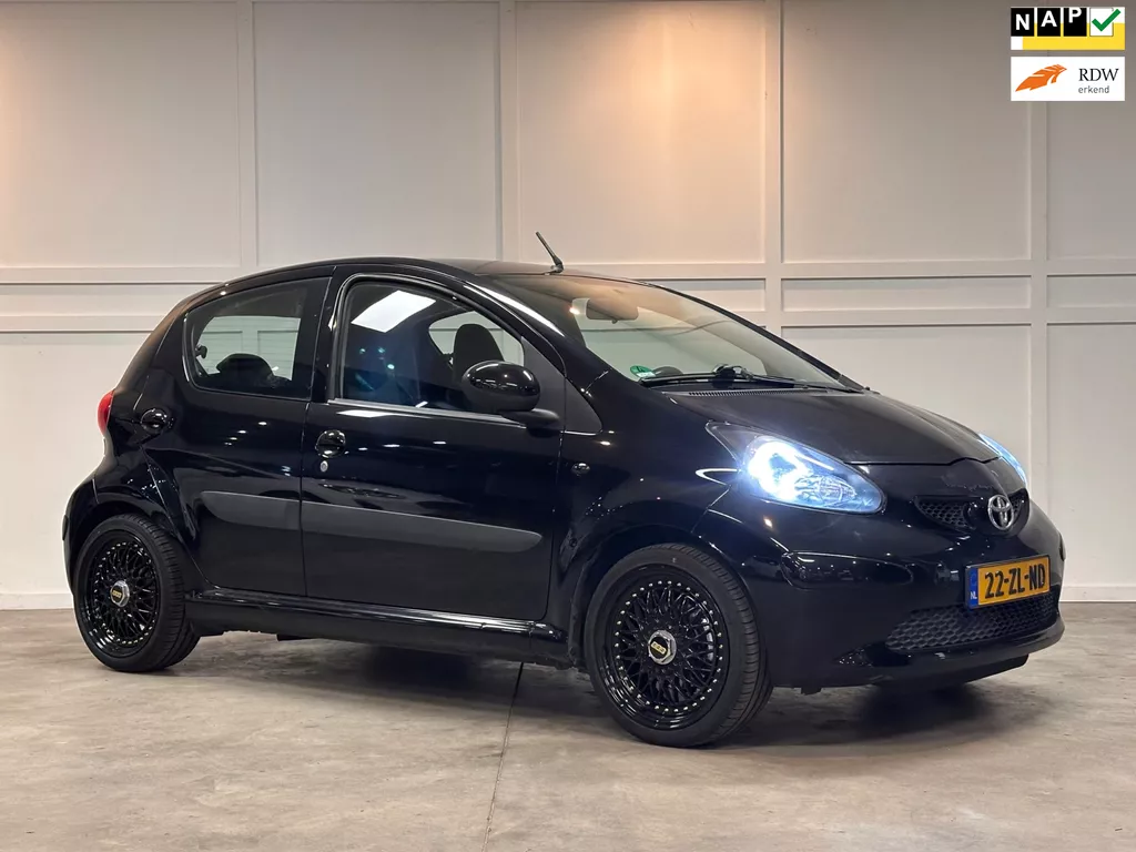 Toyota Aygo 1.0-12V + / Airco / NL'se Auto / Nieuwe APK