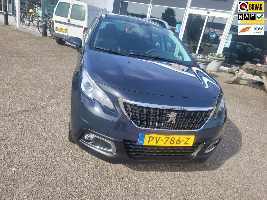 Peugeot 2008 1.2 PureTech Blue Lion CarPlay