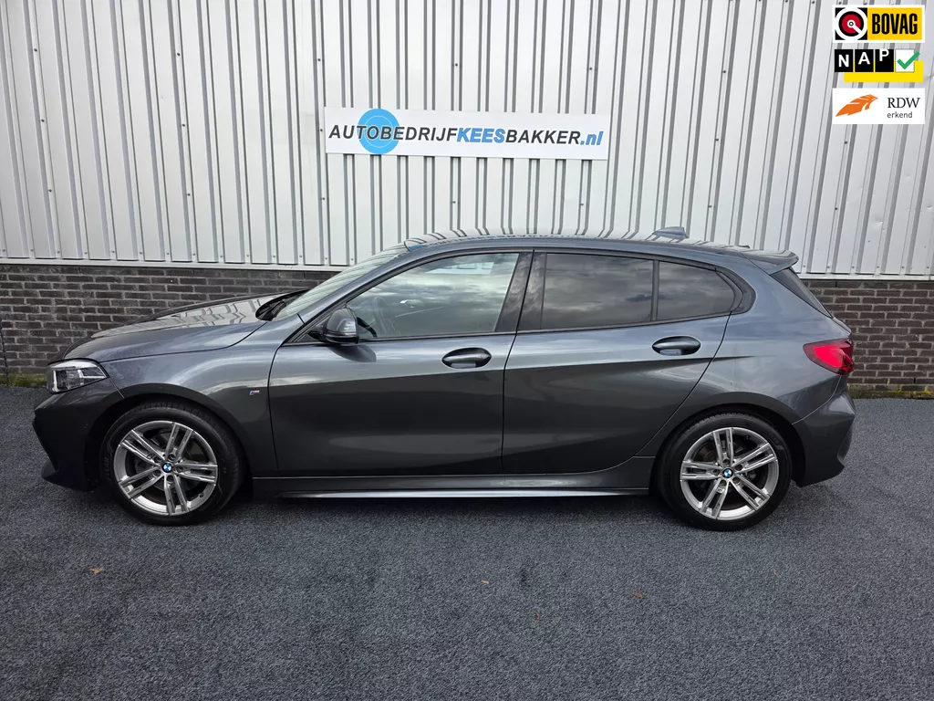 BMW 1-serie 118i Executive Edition, M-sport / Origineel schaalstoelen!