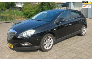 Lancia Delta 1.4-nieuwe apk,airco, navigatie, cruise Controle, aluminium velgen