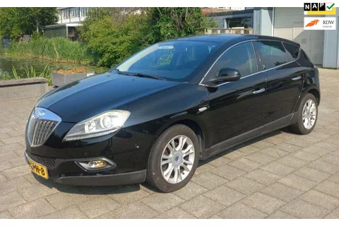 Lancia Delta 1.4-nieuwe apk,airco, navigatie, cruise Controle, aluminium velgen