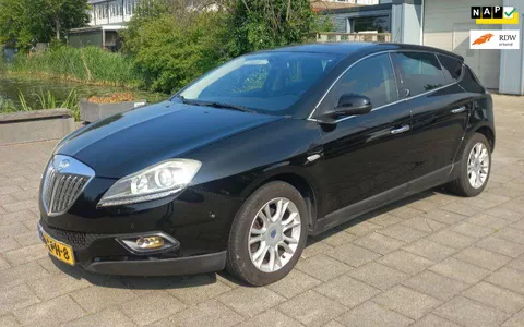 Lancia Delta 1.4-nieuwe apk,airco, navigatie, cruise Controle, aluminium velgen