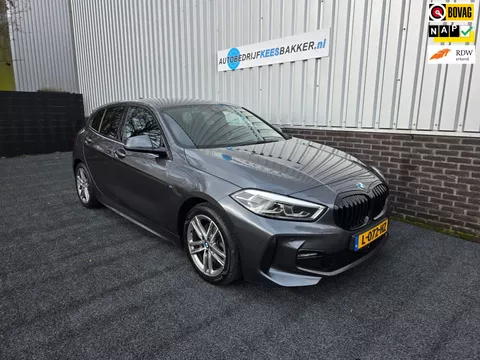 BMW 1-serie 118i Executive, M-sport / Origineel schaalstoelen!