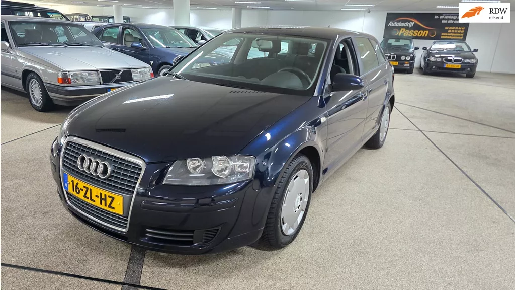 Audi A3 Sportback 1.4 TFSI Attraction Business Nieuwe Apk! Zeer netjes en top onderhouden.