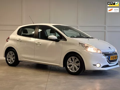 Peugeot 208 1.2 VTi Envy / 2014 / Navi / Parkeersensoren /
