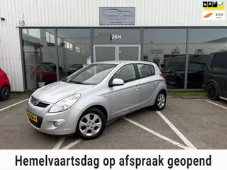 Hyundai i20 1.6i i-Catcher CLIMATE CONTROL | HALF LEER | DEALER ONDERHOUDEN | NAP | APK |