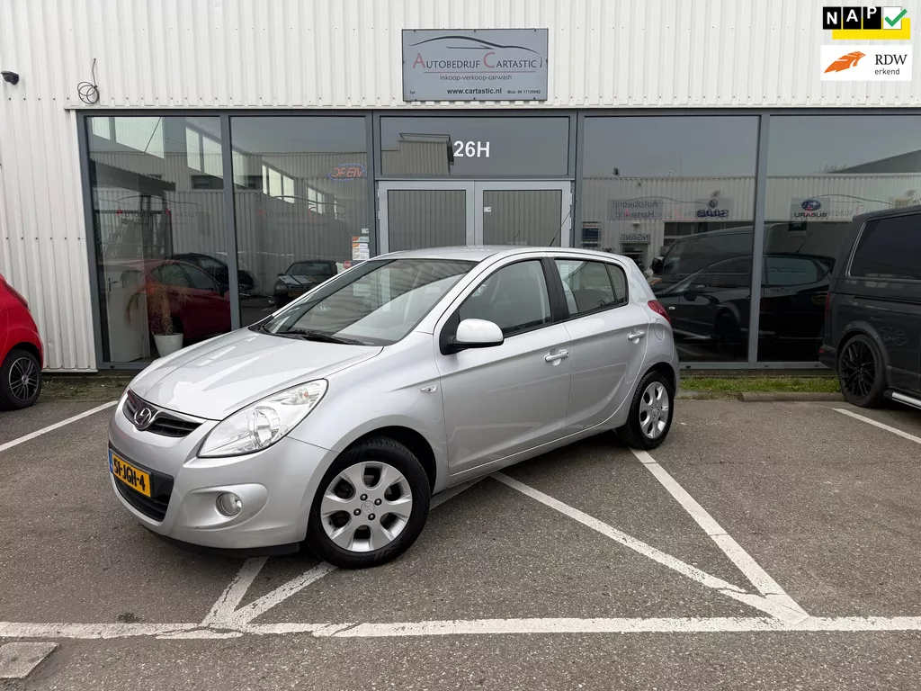 Hyundai I20 1.6i i-Catcher CLIMATE CONTROL | HALF LEER | DEALER ONDERHOUDEN | NAP | APK |