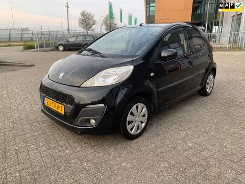 Peugeot 107 1.0 Envy Zwart 2012 Airco Elek ramen 5-drs NAP!