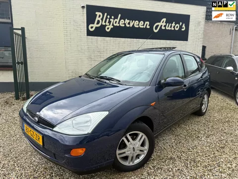 Ford Focus 1.4-16V Trend 5Drs | Nieuwe APK | Schuifdak | LM | Trekhaak