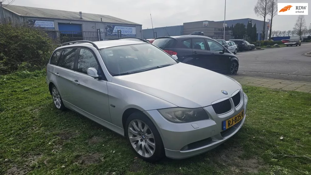 BMW 3-serie Touring 318i