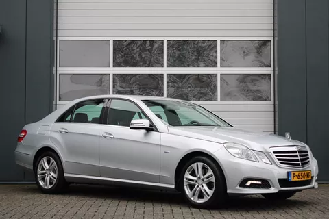 Mercedes-Benz E-Klasse 350 CGI Avantgarde 293pk Clima/Cruise/Stoelverwarming/Xenon/PDCv+a/Leder/Navi/Bluetooth/LED/17"LM/Trekhaak