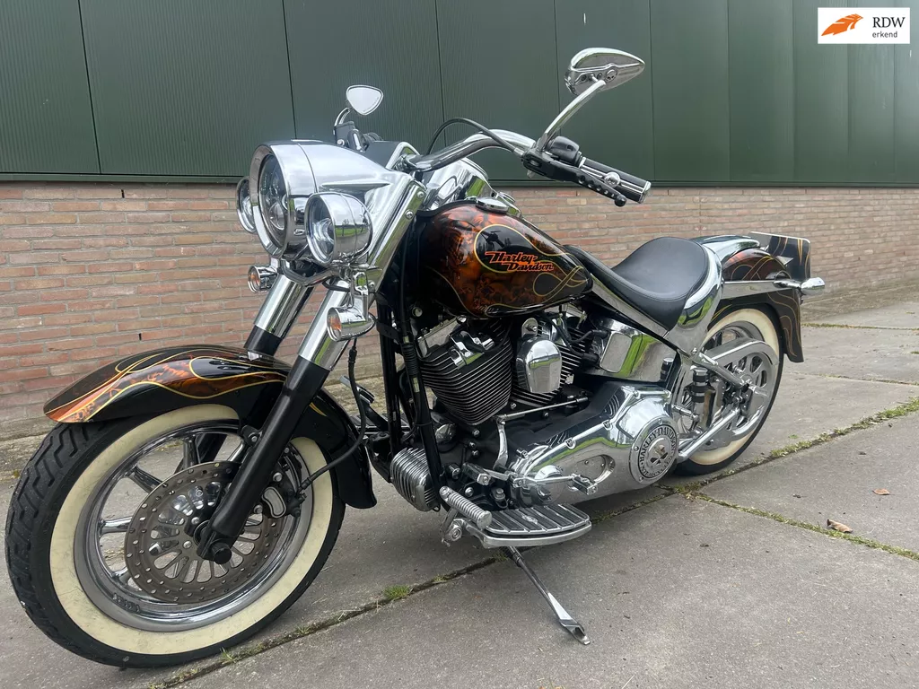 Harley Davidson Chopper 88 FLSTCI Heritage Classic Special paint