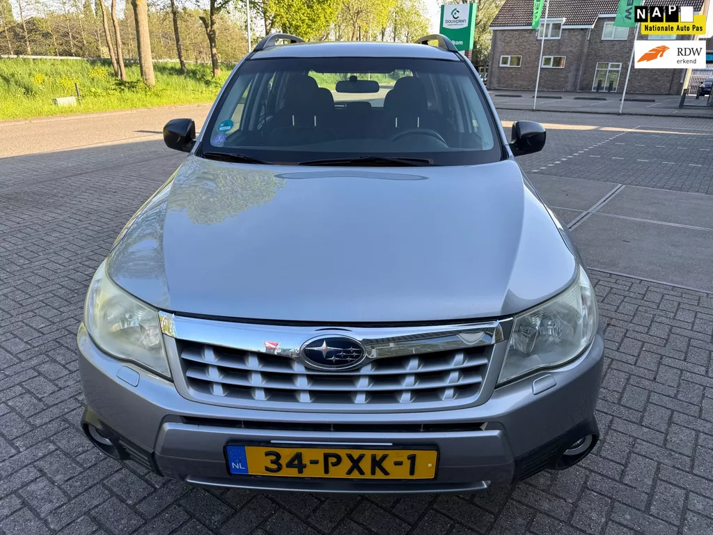 Subaru Forester 2.0 X Intro ((( rijdt prima )))