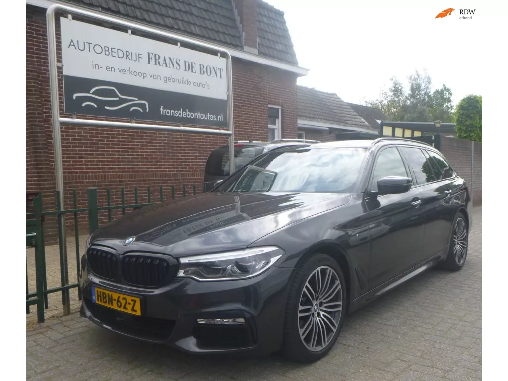 BMW 5-serie Touring 540i xDrive High Executive m-sport black line pano € 33,750