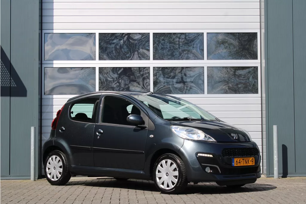Peugeot 107 1.0 Active 5-Deurs Airco/Elek.Ramen/C.V./RadioCD.AUX/LED/Toerenteller/Isofix/APK:09-01-2027