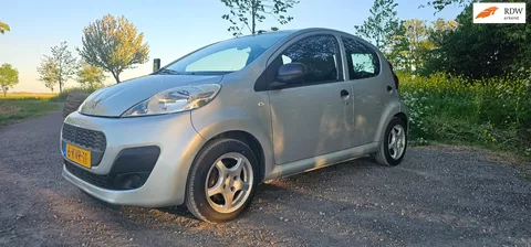 Peugeot 107 1.0 Access Accent airco velgen