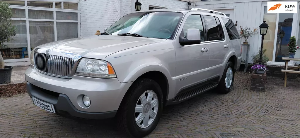 Lincoln AVIATOR 4.6 V8 Automaat 4X4 6 Zitter met Leder Prachtige en top onderhouden auto