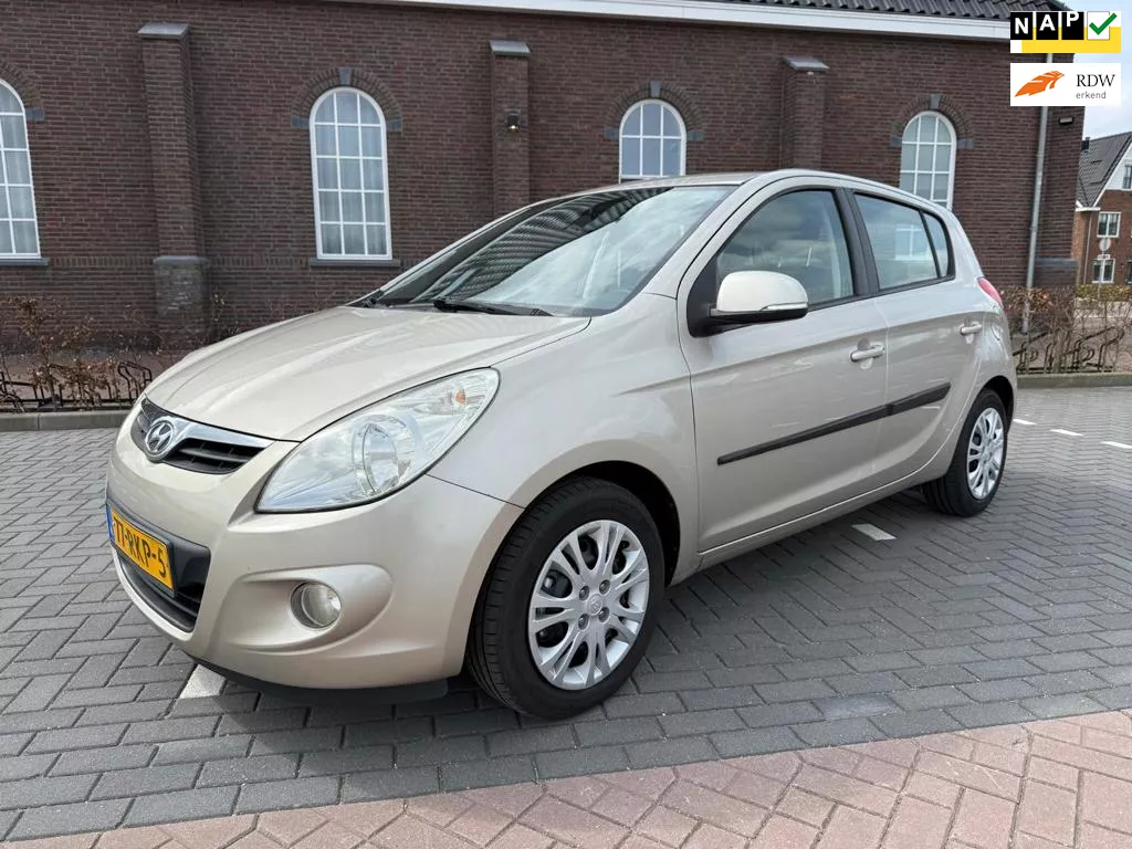 Hyundai I20 1.2i i-Motion 5 Deurs-AIRCO-nieuwe APK-NAP 2011