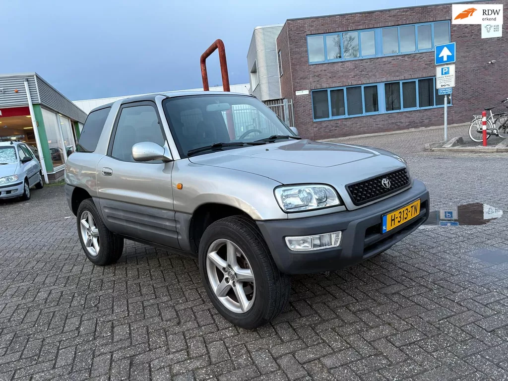 Toyota RAV4 Toyota RAV4 1.8 VVT-i Luna|Benzine|4x4|Schuifdak