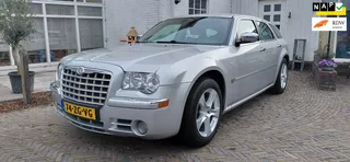 Chrysler 300C Touring 3.0 V6 CRD Automaat,NL Auto, keurige en zeer fijne auto met een nieuwe APK bij levering.