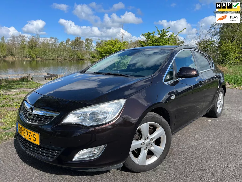 Opel Astra 1.6 Turbo Cosmo | 5 Drs | Airco | Cruise | Trekhaak