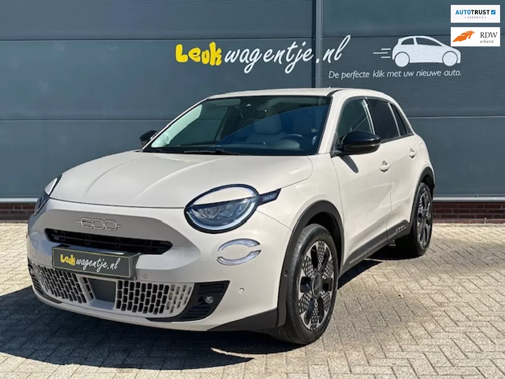 Fiat 600 1.2 Hybrid La Prima Autom. *cappuccino *alle opties