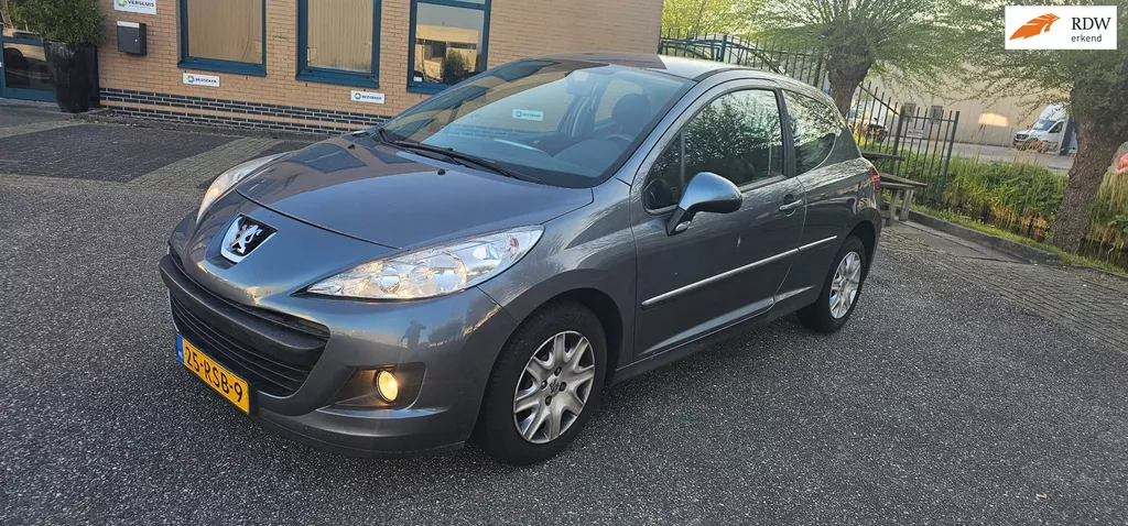 Peugeot 207 1.4 Acces Lite verbruikt koelvloeistof