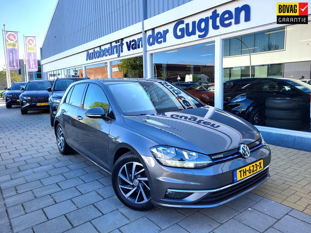 Volkswagen Golf 1.5 TSI Highline / Apple Carplay & Android Auto /