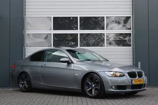 BMW 3-serie Coupé 335i 306pk Clima/Cruise/Keyless/Xenon/Sportstoelen/Memory/Navi/Bluetooth/RadioCD.AUX/18"LM/Trekhaak/APK:04-2027