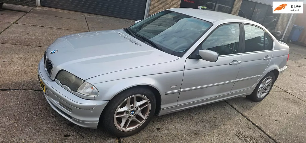 BMW 3-serie 323i Executive
